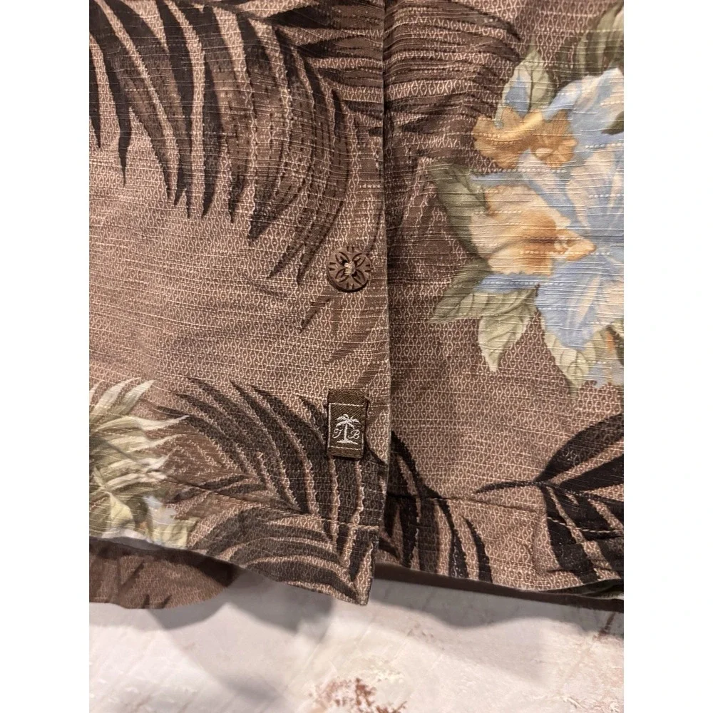 Tommy Bahama Shirt Mens L Multicolor Silk Hawaiian Floral‎ Aloha Relax Read Des